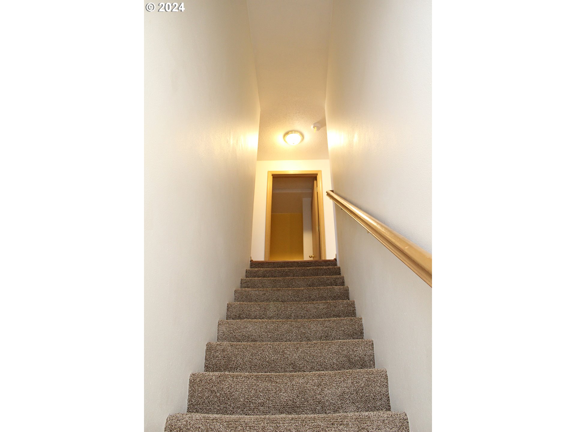 2309 Southeast 90th Avenue Portland, OR 97216 - Photo 10 of 46