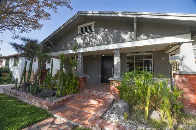 $6,747 | 11049 Blix Street, Toluca Lake, CA 91602