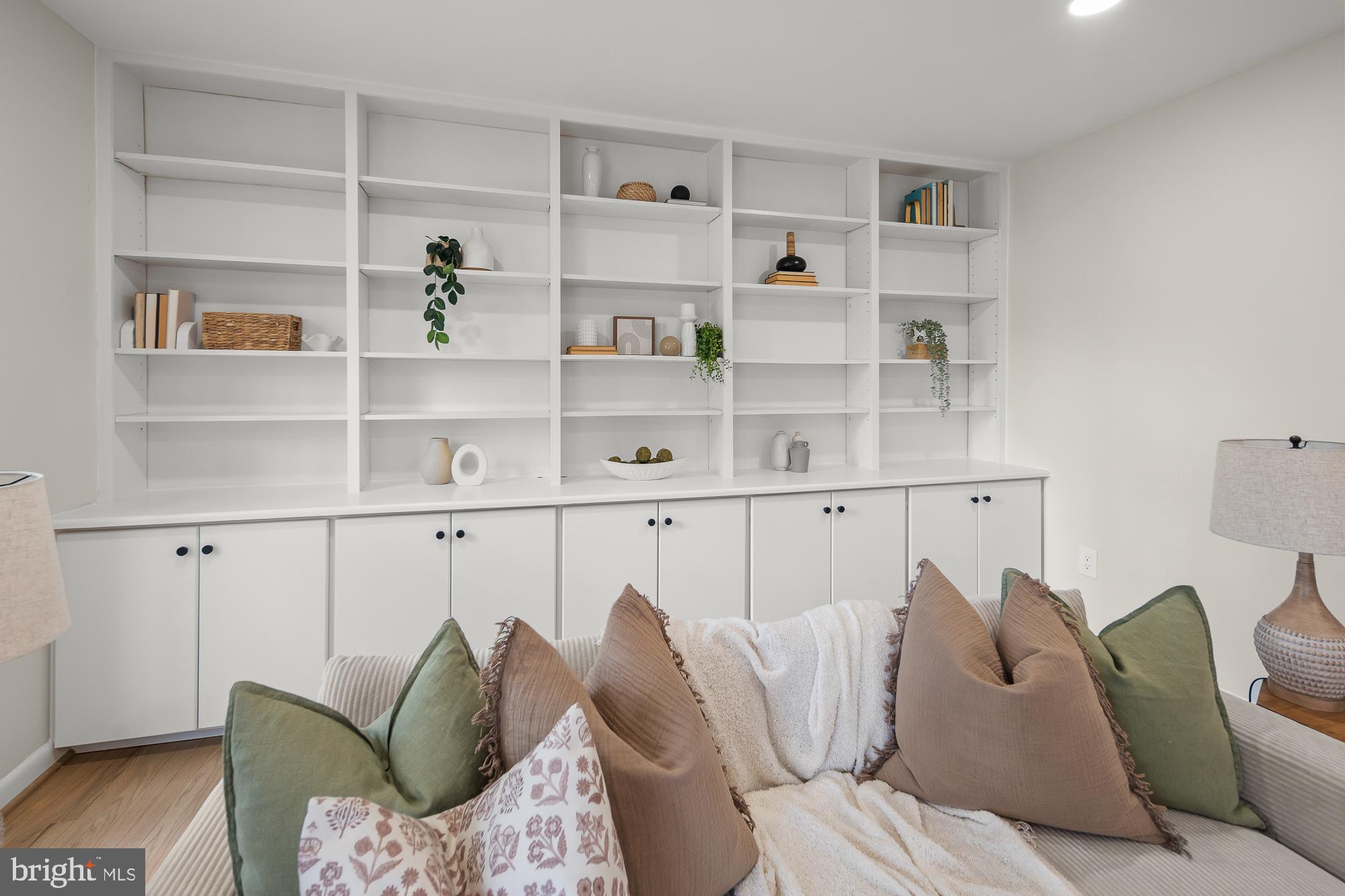 1652 Wainwright Drive Reston, VA 20190 - Photo 13 of 54 Family Room Built-ins