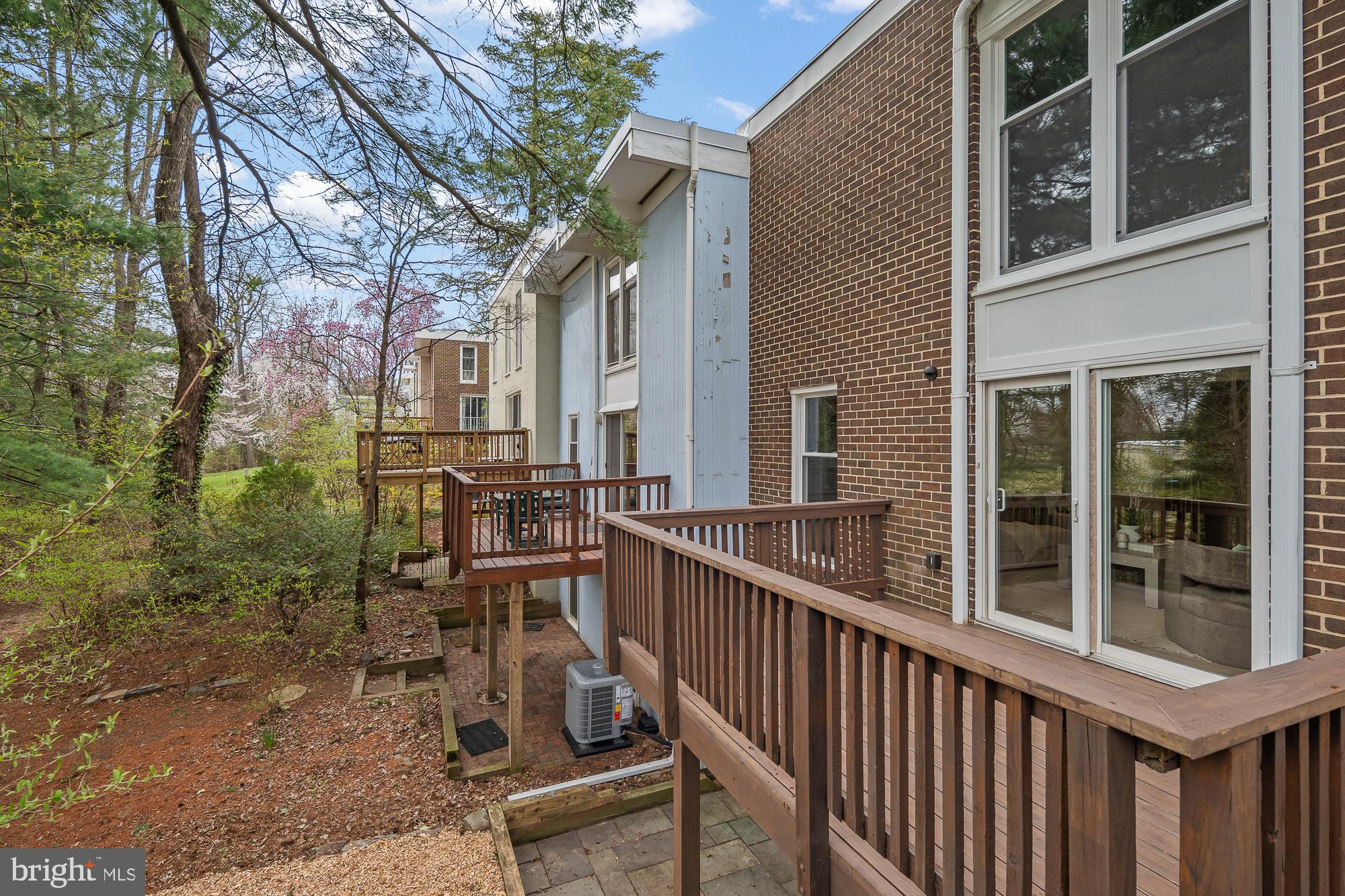 1652 Wainwright Drive Reston, VA 20190 - Photo 14 of 54 Main Level Deck