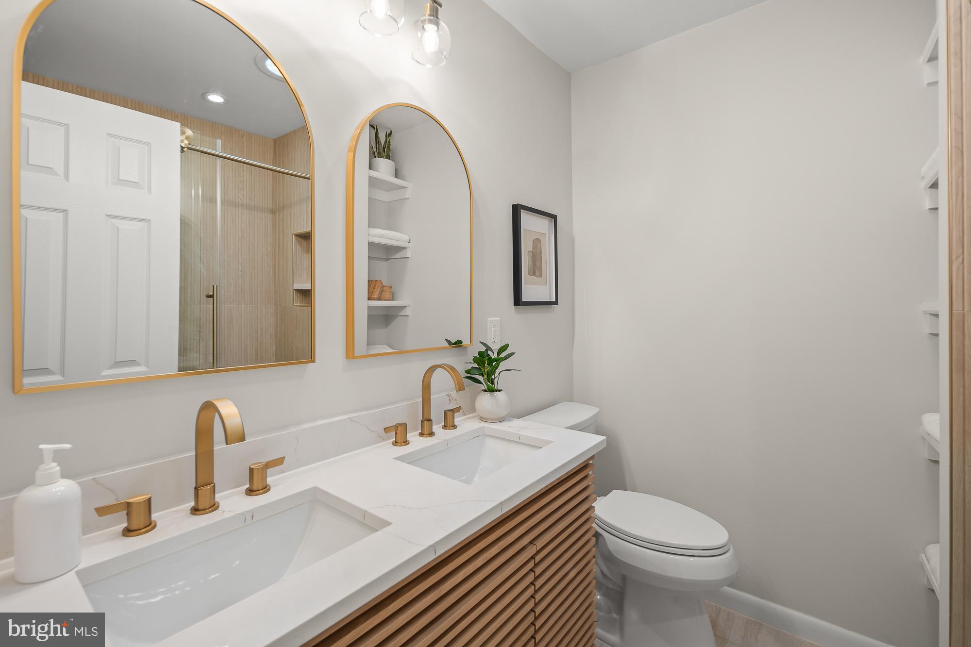 1652 Wainwright Drive Reston, VA 20190 - Photo 20 of 54 Primary Bath