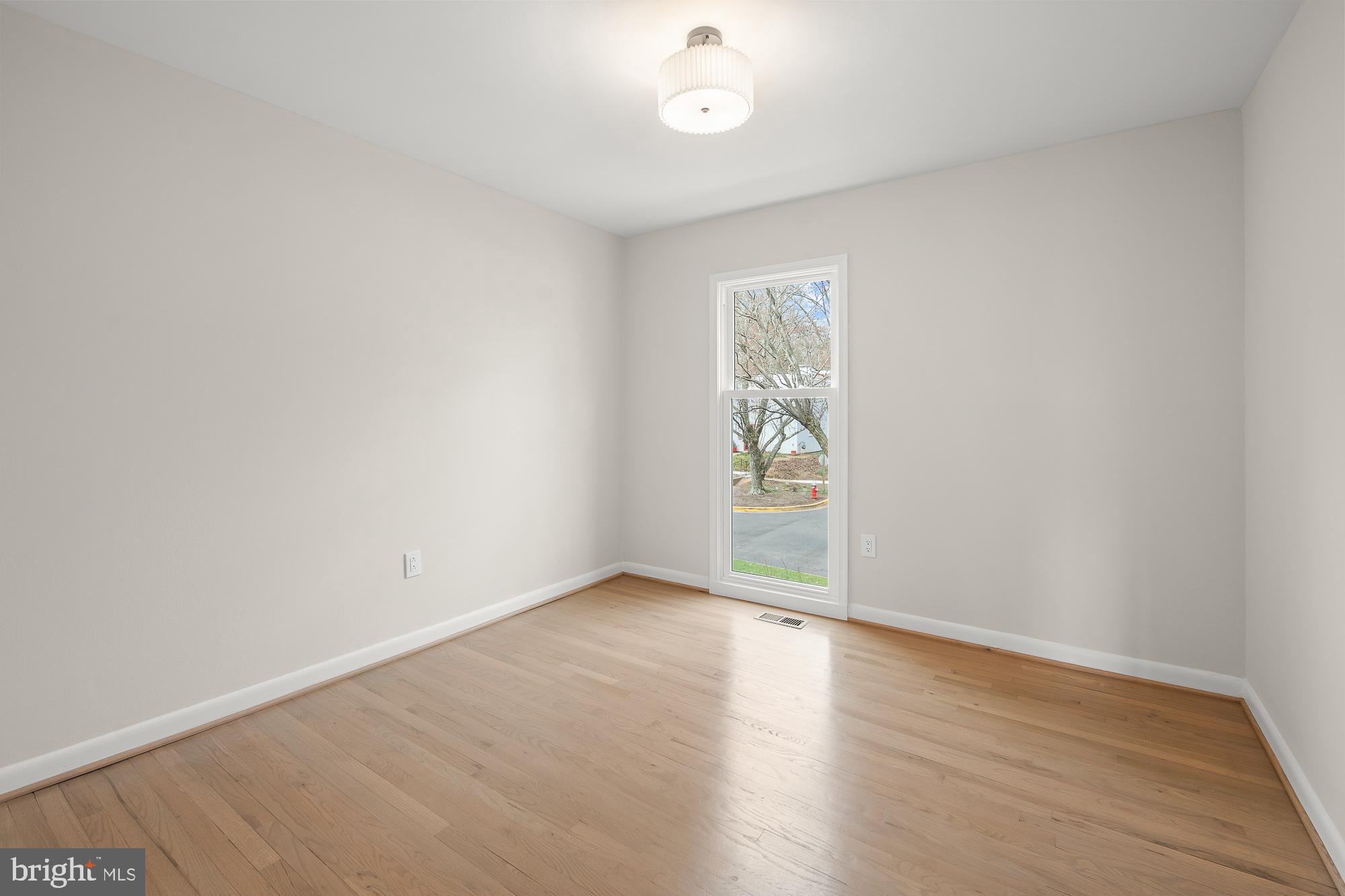 1652 Wainwright Drive Reston, VA 20190 - Photo 27 of 54 Bedroom #3