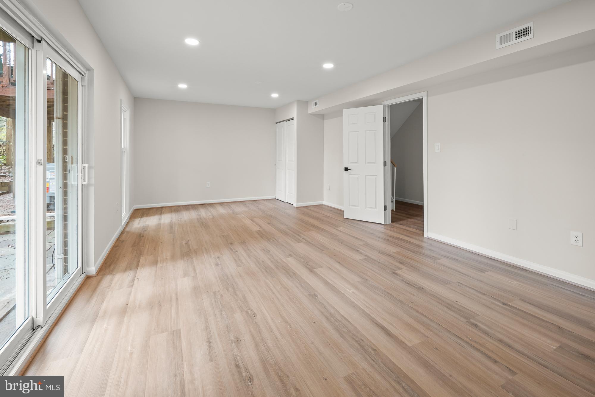 1652 Wainwright Drive Reston, VA 20190 - Photo 31 of 54