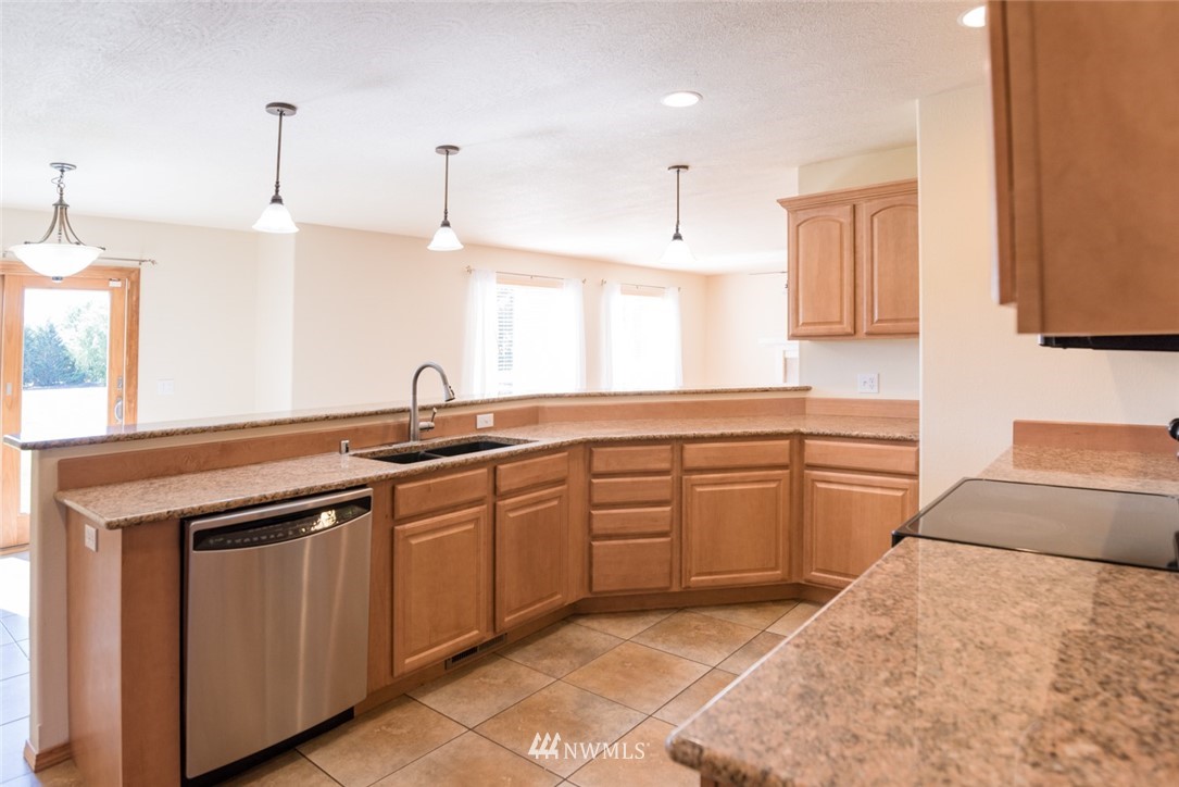 538 Young Road Northeast Moses Lake, WA 98837 - Photo 11 of 38 Gallery Image 11