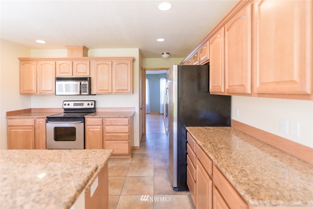 538 Young Road Northeast Moses Lake, WA 98837 - Photo 12 of 38 Gallery Image 12