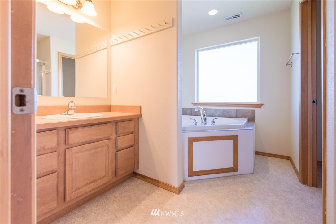 538 Young Road Northeast Moses Lake, WA 98837 - Photo 26 of 38 Gallery Image 26