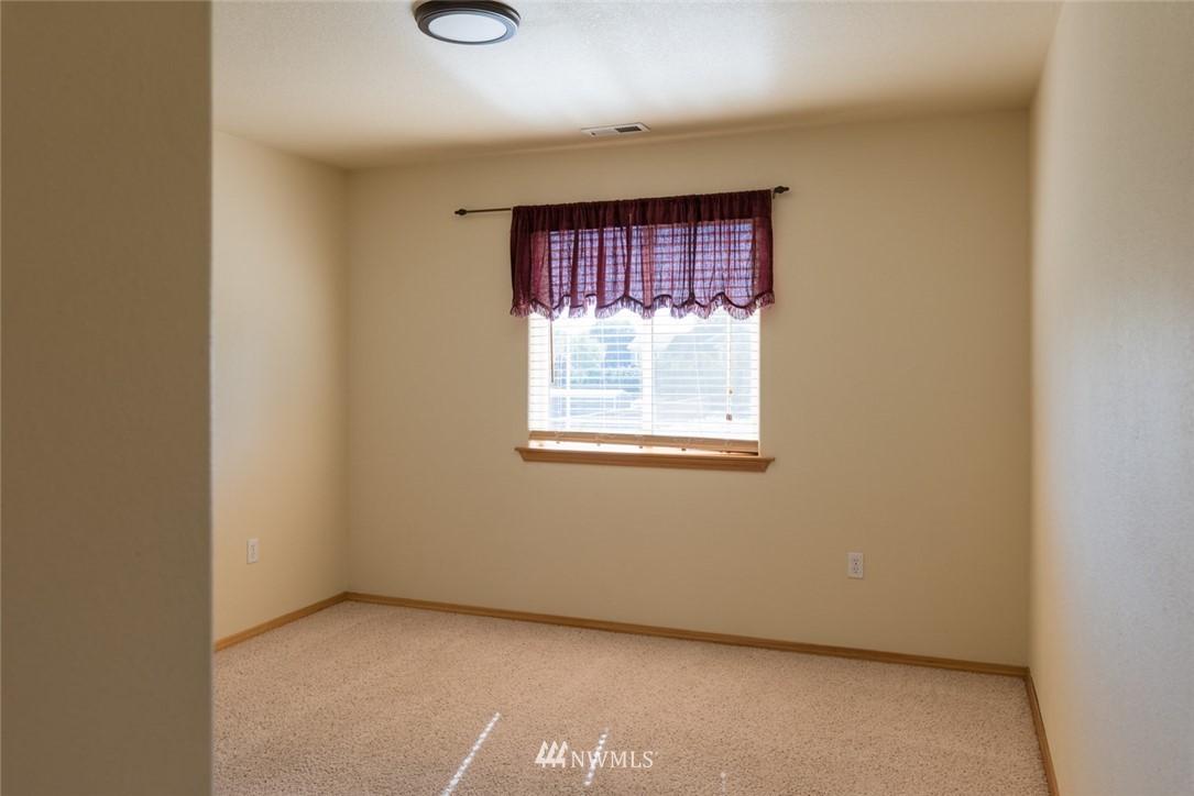 538 Young Road Northeast Moses Lake, WA 98837 - Photo 34 of 38 Gallery Image 34