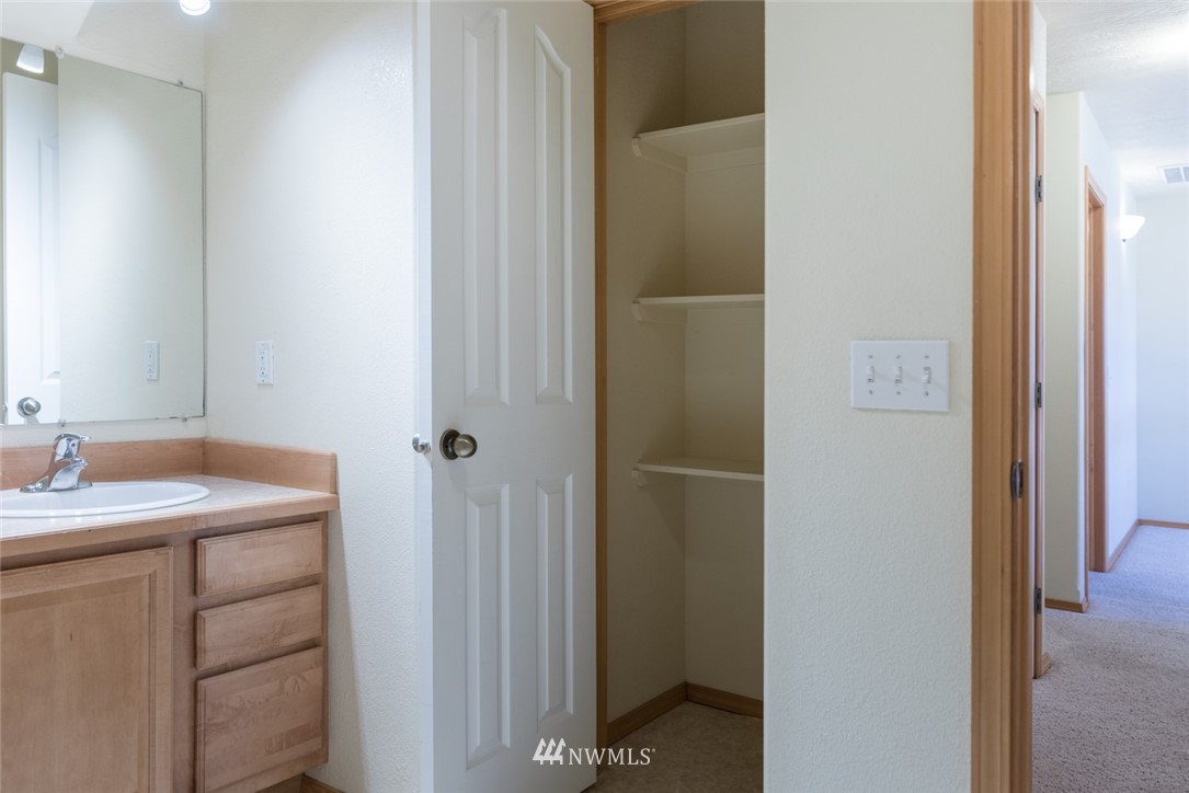 538 Young Road Northeast Moses Lake, WA 98837 - Photo 36 of 38 Gallery Image 36