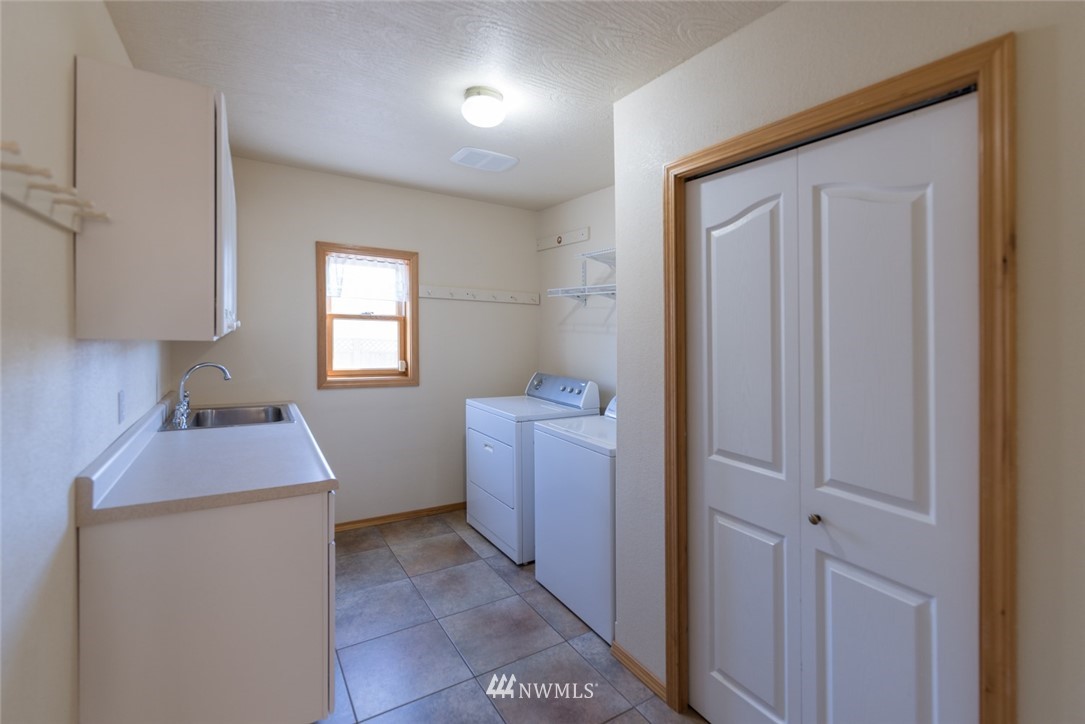 538 Young Road Northeast Moses Lake, WA 98837 - Photo 37 of 38 Gallery Image 37