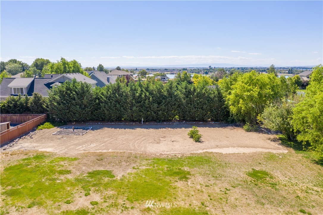 538 Young Road Northeast Moses Lake, WA 98837 - Photo 6 of 38 Gallery Image 6