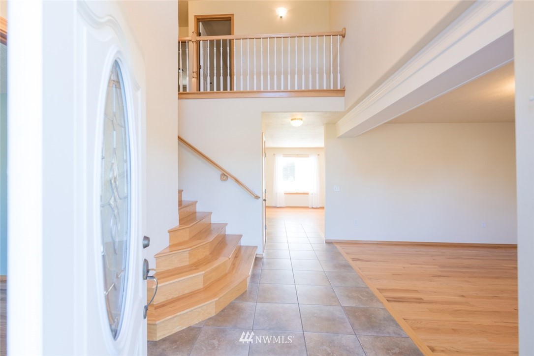 538 Young Road Northeast Moses Lake, WA 98837 - Photo 7 of 38 Gallery Image 7