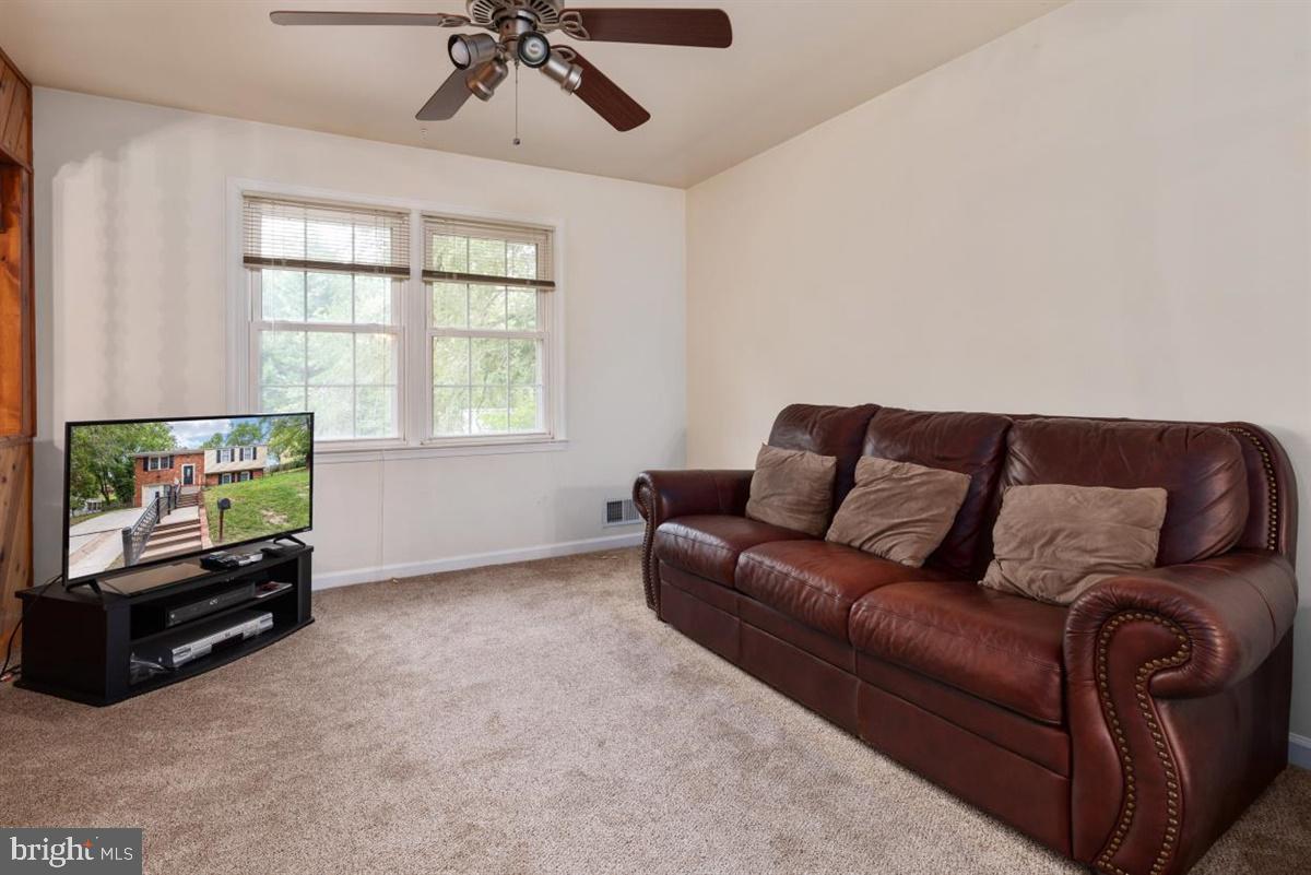 11 Mountain Road Linthicum, MD 21090 - Photo 5 of 23 Gallery Image 5