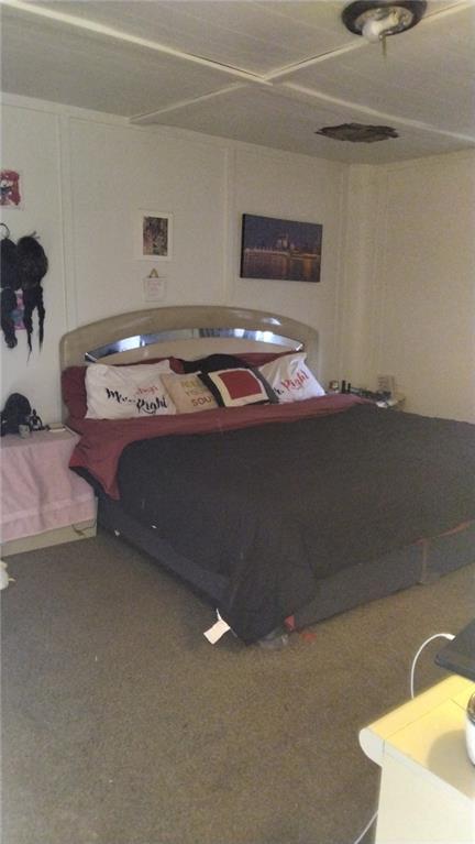 150 Stoebner Way Pittsburgh, PA 15206 - Photo 3 of 5 a room with a bed