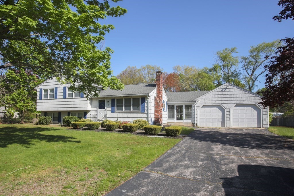 22 Dillingham Way Hanover, MA 02339 - Photo 2 of 22 Gallery Image 2