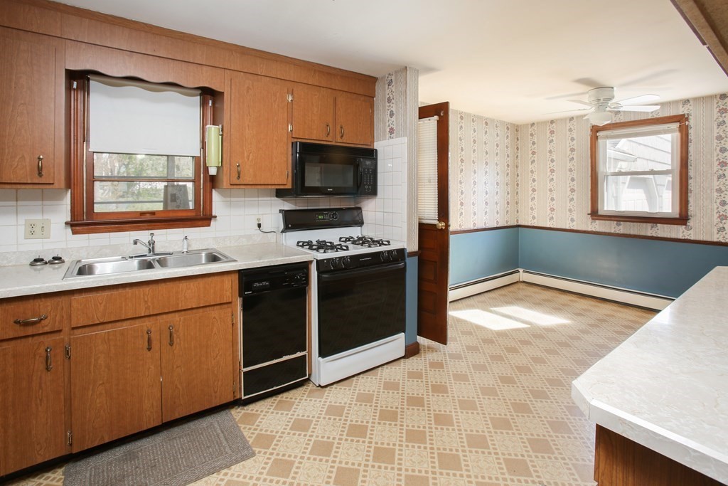 22 Dillingham Way Hanover, MA 02339 - Photo 7 of 22 Gallery Image 7