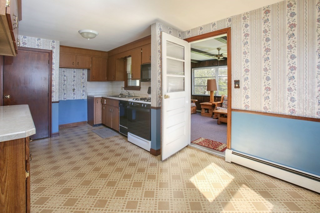 22 Dillingham Way Hanover, MA 02339 - Photo 8 of 22 Gallery Image 8