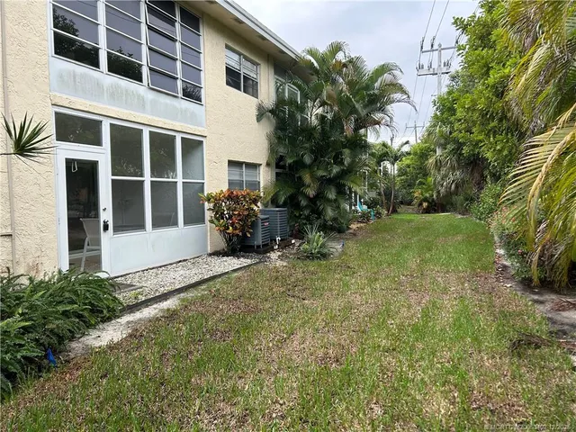 $164,900 | 2950 Southeast Ocean Boulevard, Unit 1323, Stuart, FL 34996