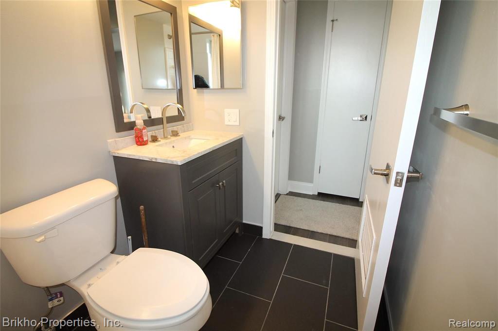 29422 Hoover Road, Unit 29 Warren, MI 48093 - Photo 16 of 23