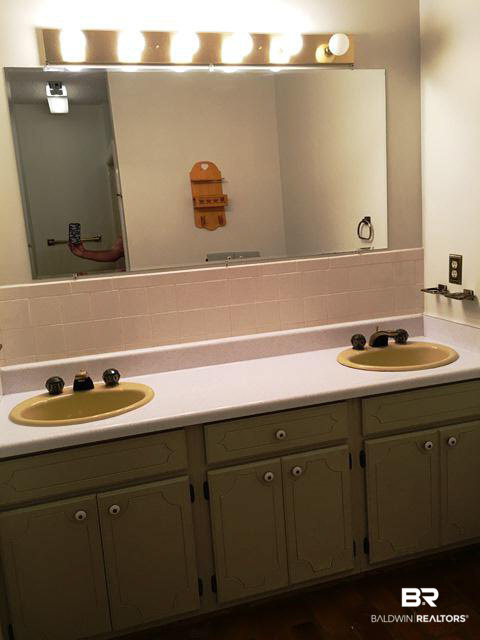 23220 McPhillips Road Loxley, AL 36551 - Photo 16 of 29 Hall Bath
