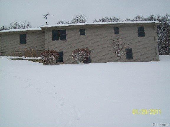 5442 Pingree Road Howell, MI 48843 - Photo 2 of 7 rear