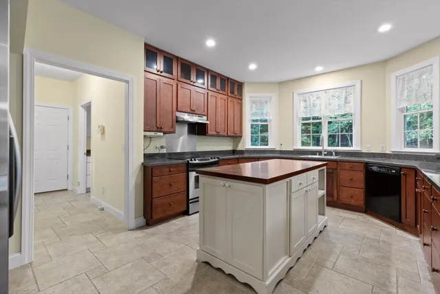 $1,020,000 | 8710 Hidden Branches Road, Harrison, TN 37341