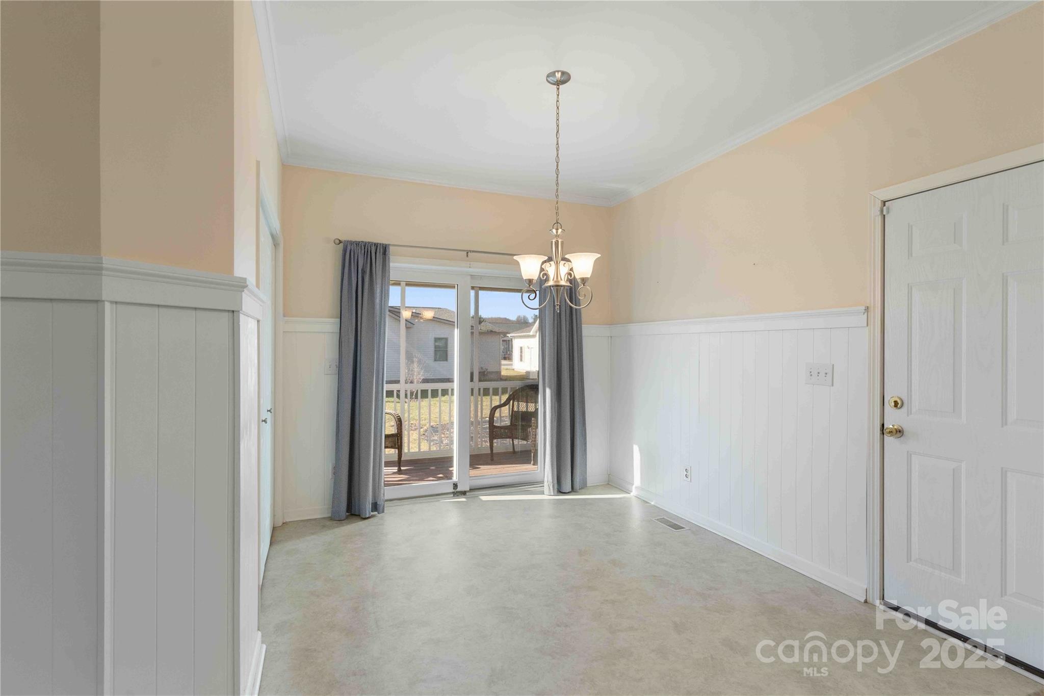 357 Beechnut Drive Hendersonville, NC 28739 - Photo 14 of 39