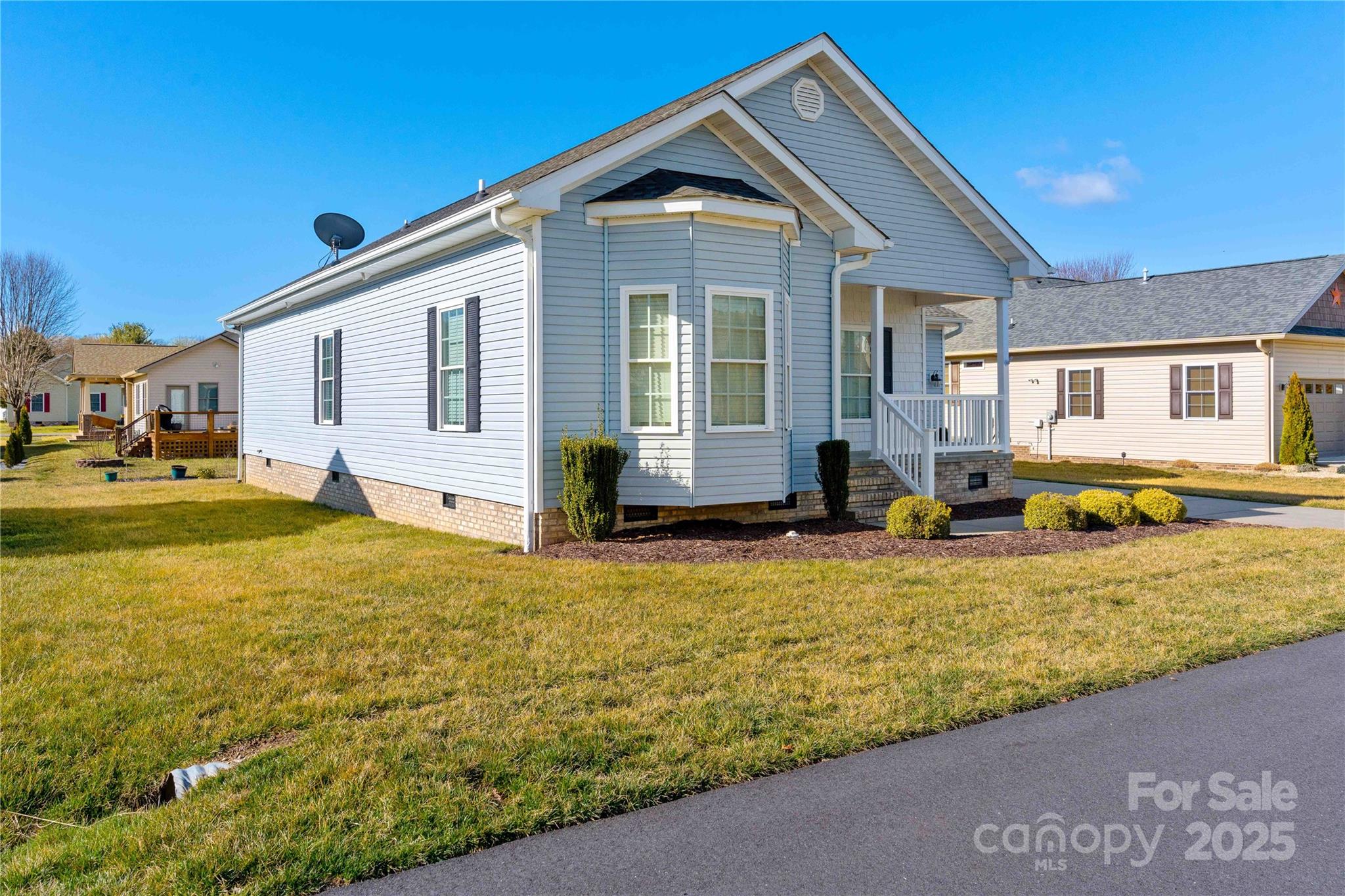 357 Beechnut Drive Hendersonville, NC 28739 - Photo 5 of 39