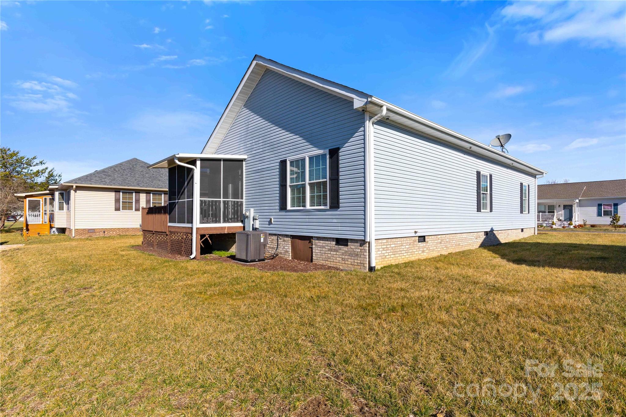 357 Beechnut Drive Hendersonville, NC 28739 - Photo 9 of 39