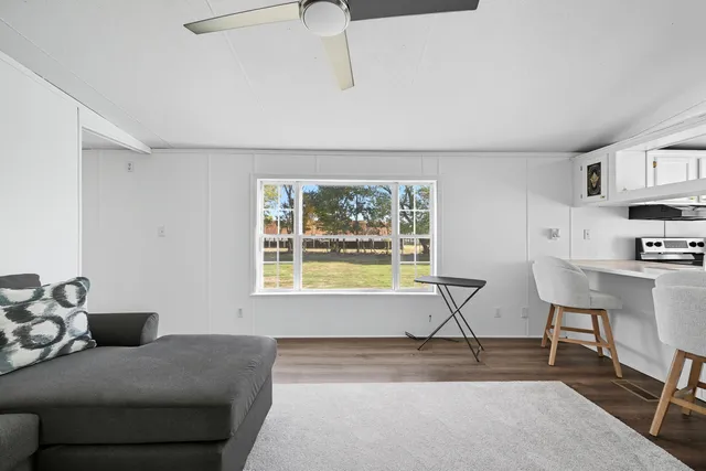 $189,750 | 179 Maple Avenue, Farmington, ME 04938