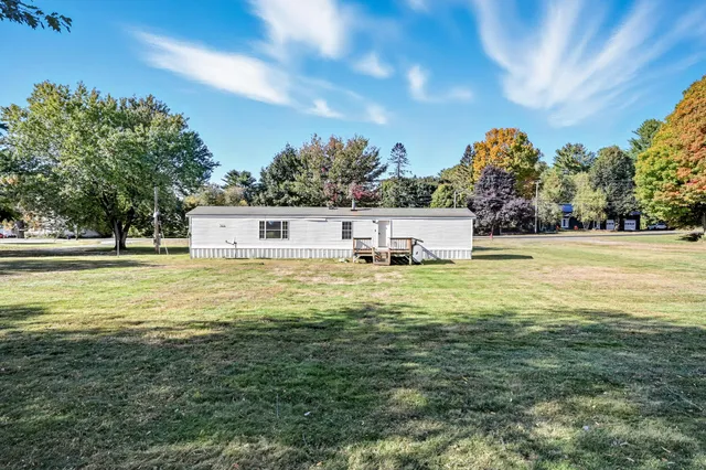 $189,750 | 179 Maple Avenue, Farmington, ME 04938