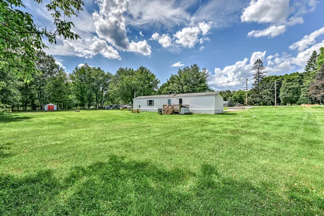 $189,750 | 179 Maple Avenue, Farmington, ME 04938