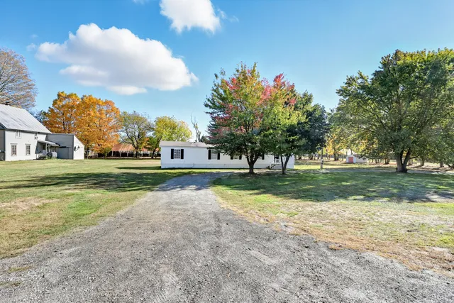 $189,750 | 179 Maple Avenue, Farmington, ME 04938