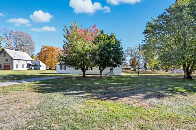 $189,750 | 179 Maple Avenue, Farmington, ME 04938