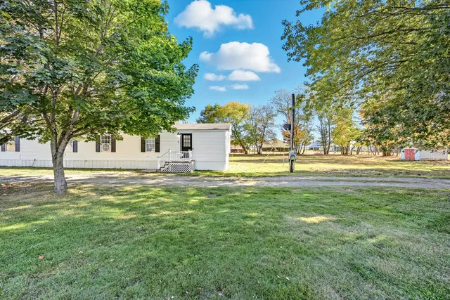 $189,750 | 179 Maple Avenue, Farmington, ME 04938