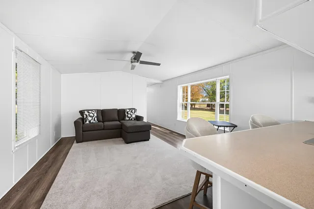 $189,750 | 179 Maple Avenue, Farmington, ME 04938