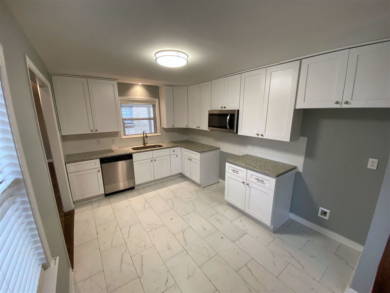 335 South White Station Road Memphis, TN 38117 - Photo 3 of 20