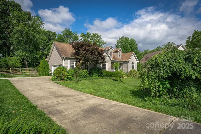 $455,000 | 415 Kingfisher Lane, Mills River, NC 28759