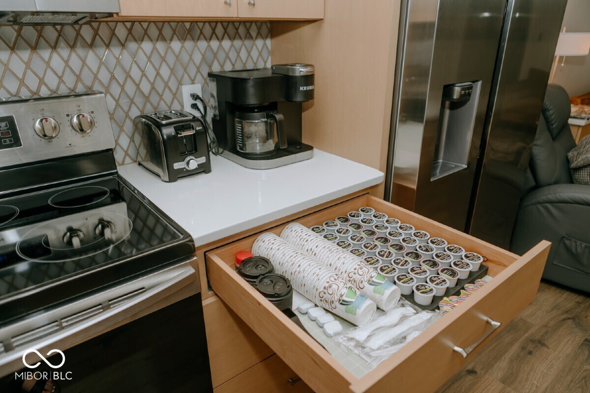 606-608 North Emerson Avenue Indianapolis, IN 46219 - Photo 12 of 88