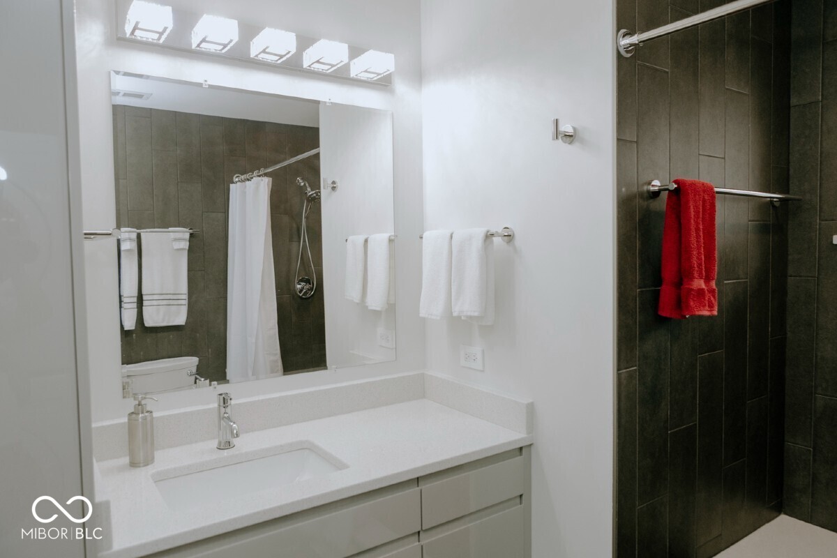 606-608 North Emerson Avenue Indianapolis, IN 46219 - Photo 44 of 88