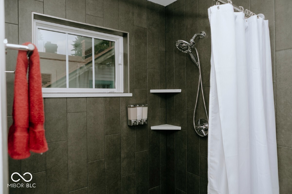 606-608 North Emerson Avenue Indianapolis, IN 46219 - Photo 46 of 88