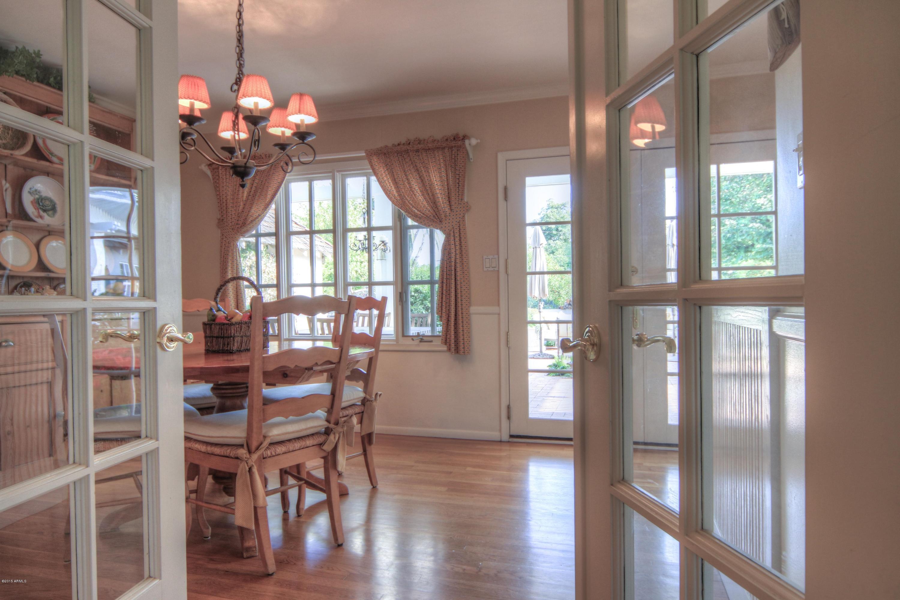 7033 North Wilder Road Phoenix, AZ 85021 - Photo 23 of 63 Wilder Road view to Breakfast Room