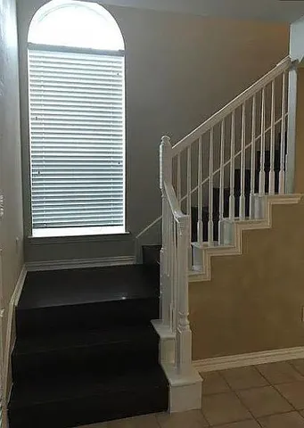 a view of entryway with a window