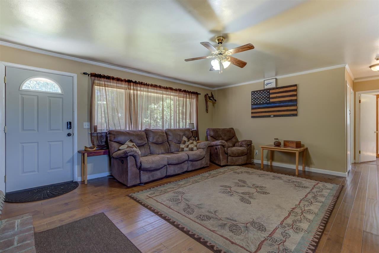 417 Dewitt Park Road Yreka, CA 96097 - Photo 3 of 22 Gallery Image 3