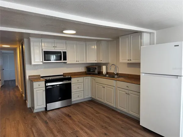 $1,400 | 102 Laureti Lane, Lake Wales, FL 33898