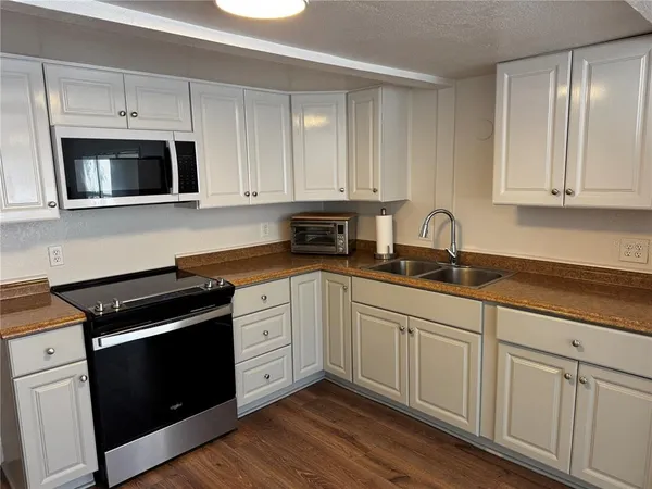 $1,400 | 102 Laureti Lane, Lake Wales, FL 33898