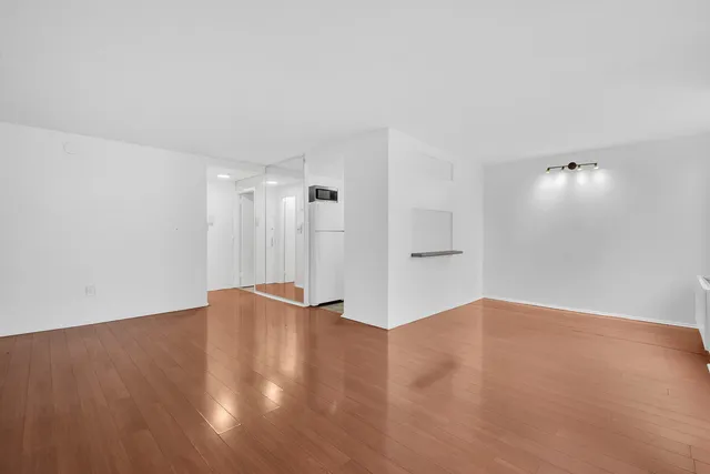 $975,000 | 50 Lexington Avenue, Unit 12D | Flatiron