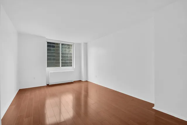 $975,000 | 50 Lexington Avenue, Unit 12D | Flatiron