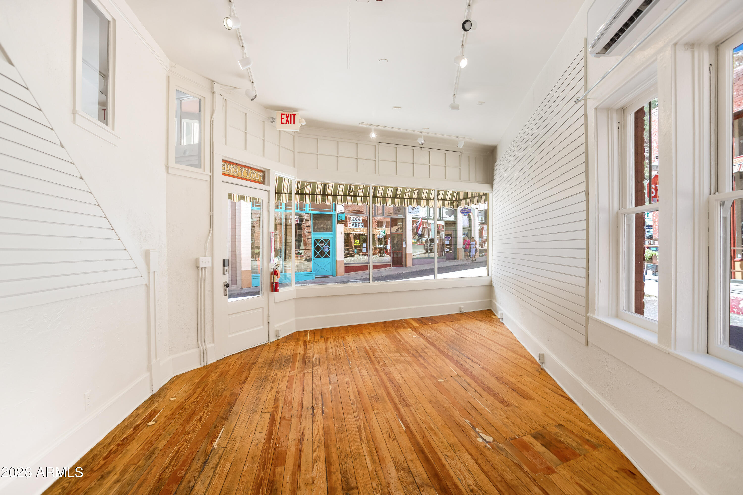 41 Main Street Bisbee, AZ 85603 - Photo 9 of 33 a view of an entryway with wooden floor
