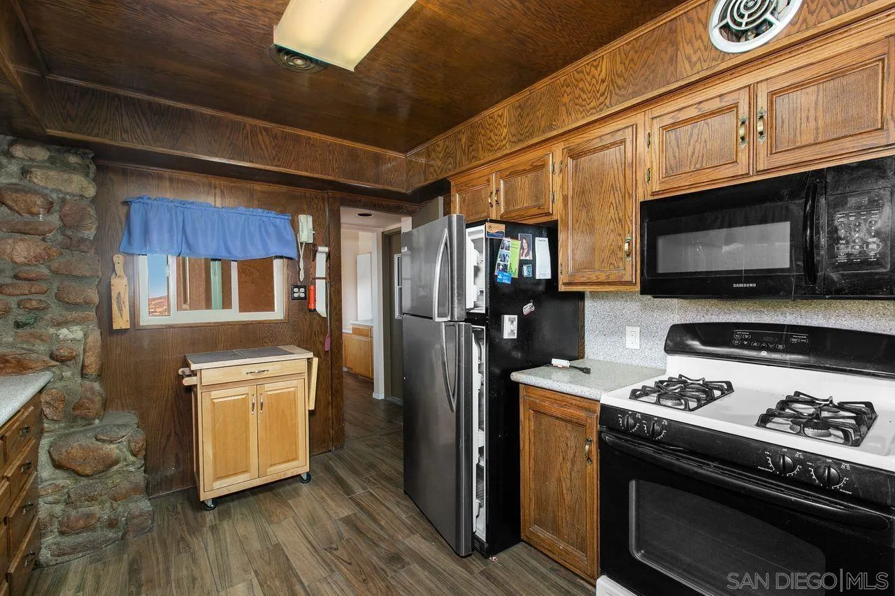 1410 Casa De Roca Way Alpine, CA 91901 - Photo 14 of 34 Gallery Image 14