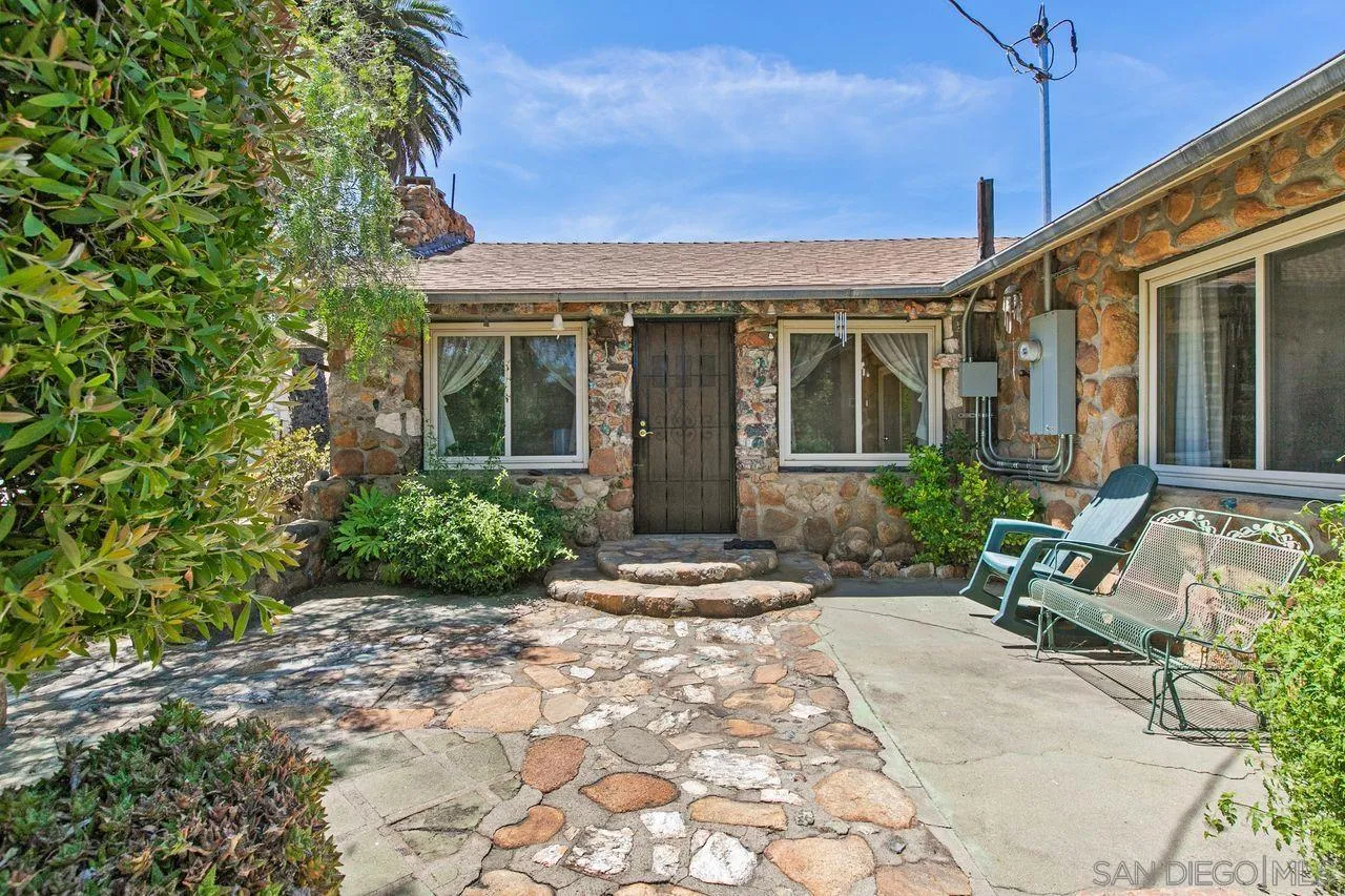 1410 Casa De Roca Way Alpine, CA 91901 - Photo 2 of 34 Gallery Image 2